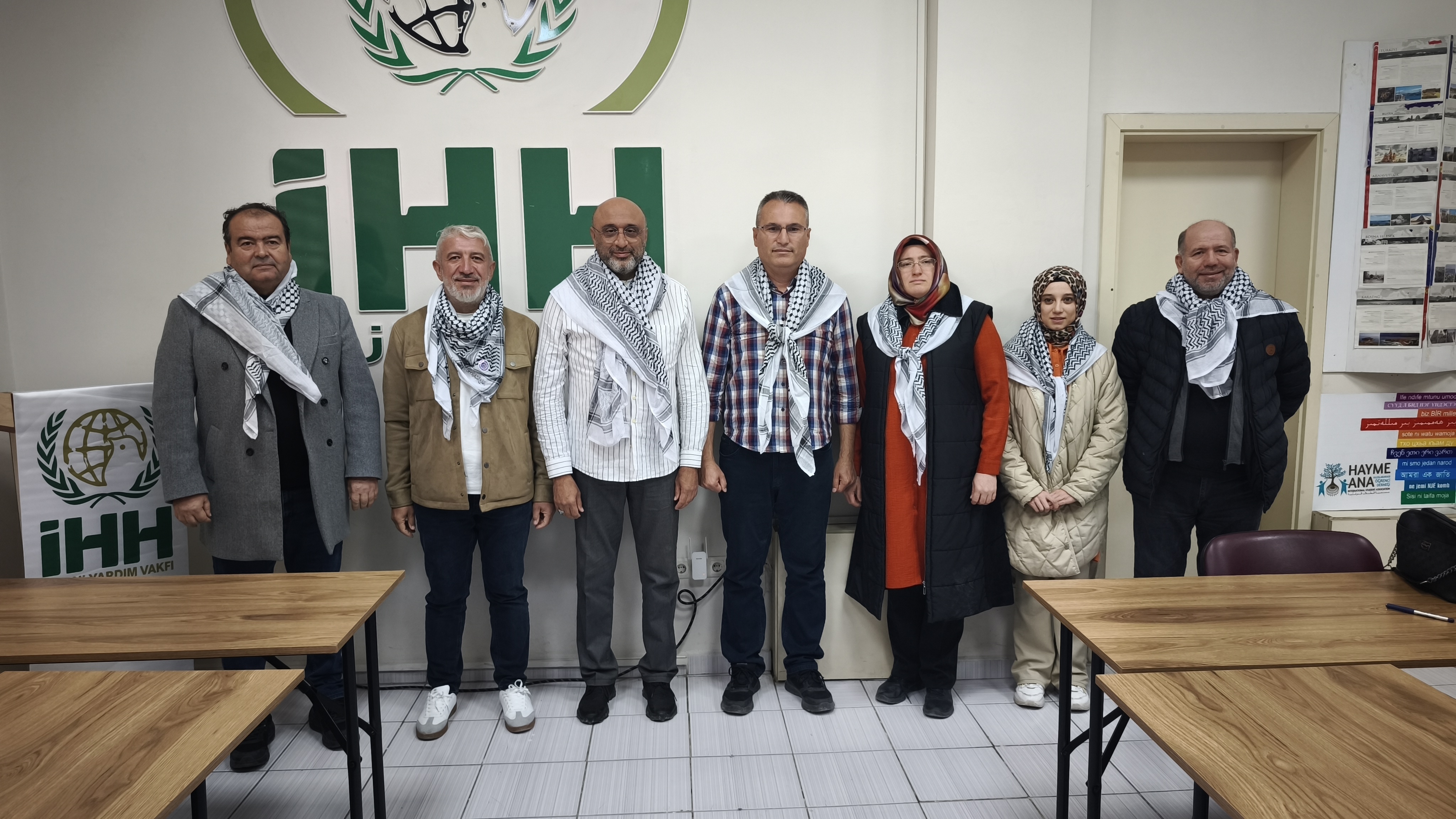 Kütahya’da Ilçe Halkı Gazze Için El Ele Verdi (2)