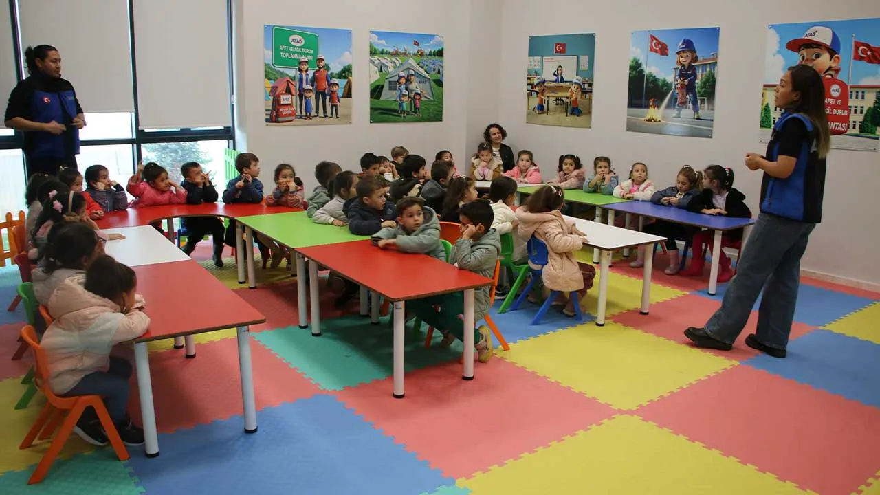 Kütahya’da Öğrencilere Afet Eğitimleri Sürüyor5