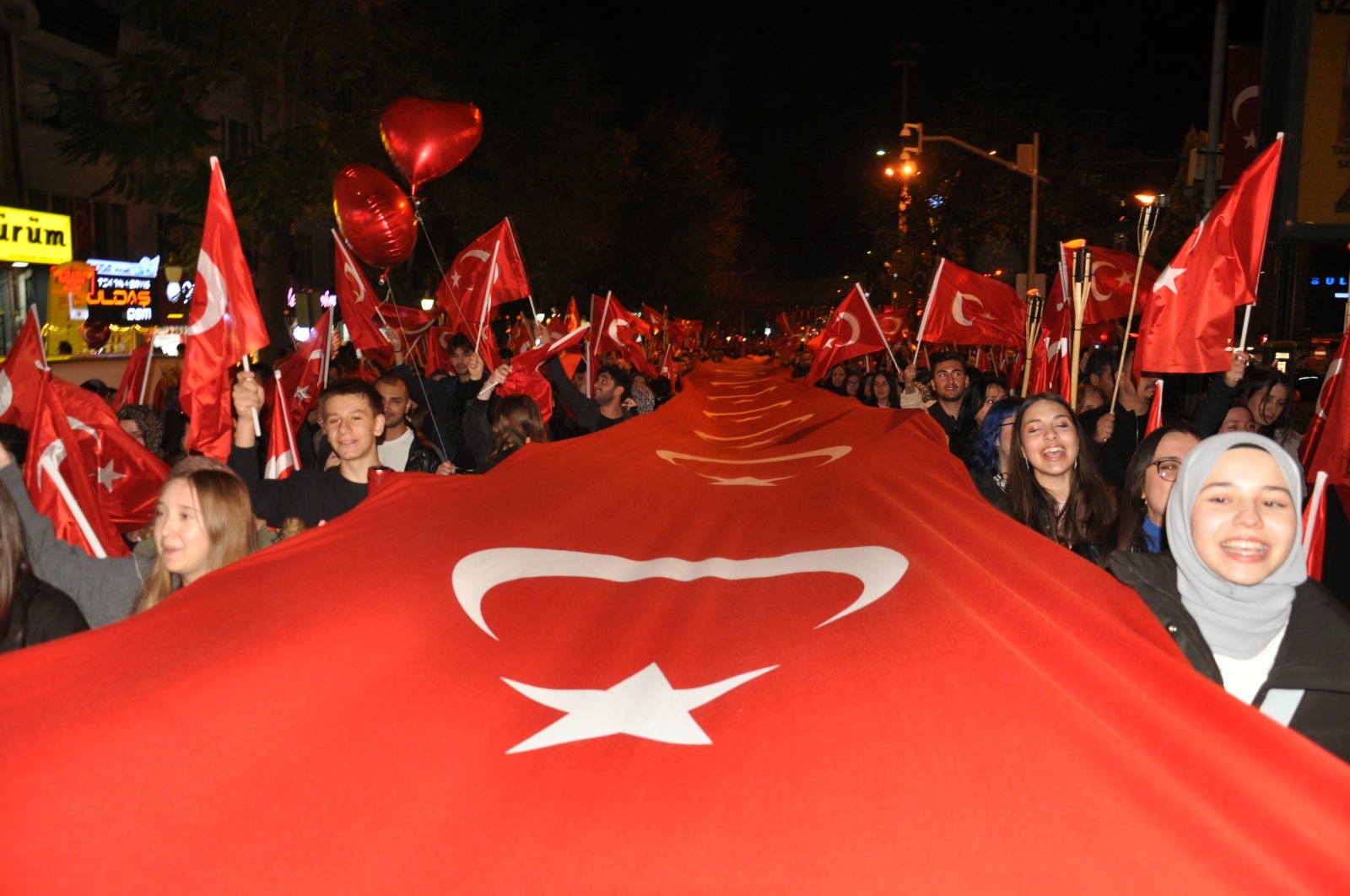Kütahya’da Protokol Ve Vatandaşlar Fener Alayında Buluştu 4