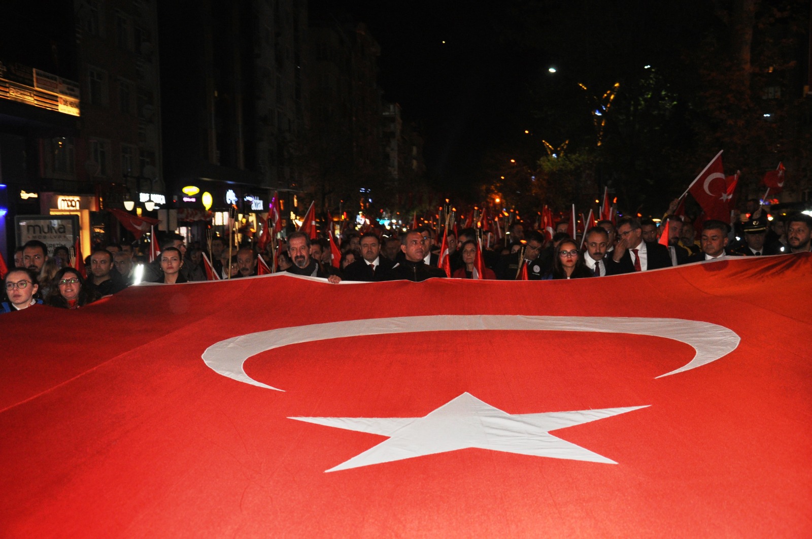 Kütahya’da Protokol Ve Vatandaşlar Fener Alayında Buluştu 5