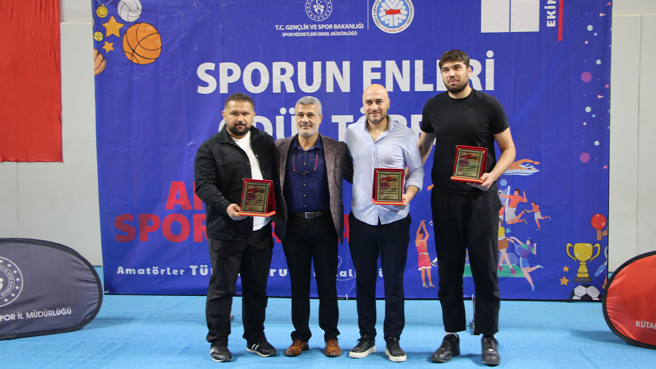 Kütahya’da “ Sporun Enleri” Ödülleri Verildi9