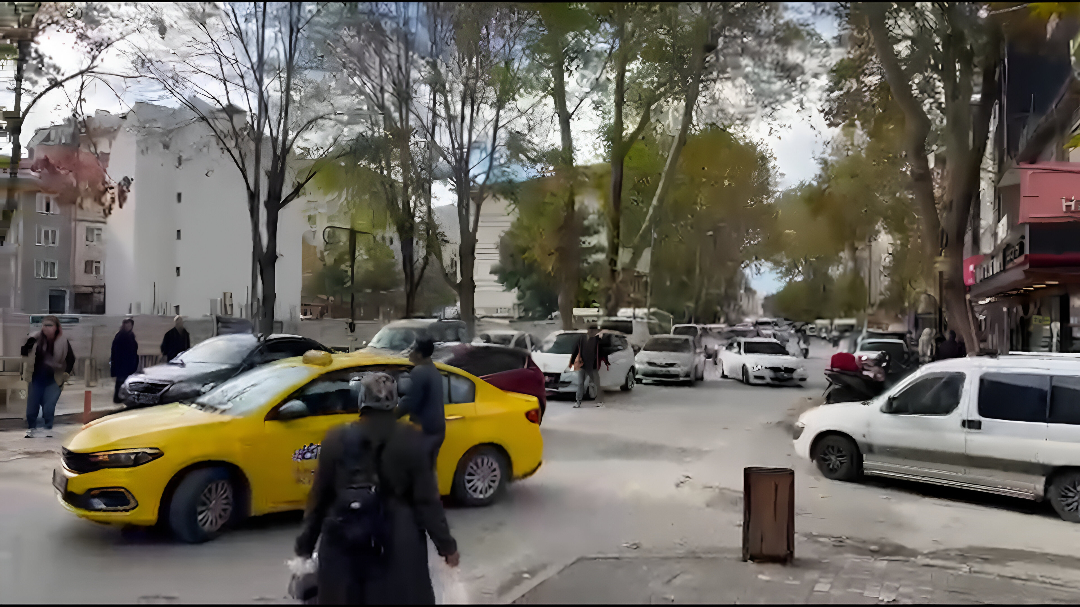 Kütahya'da Yaşlı Kadına Ticari Araç Çarptı (1) (1)