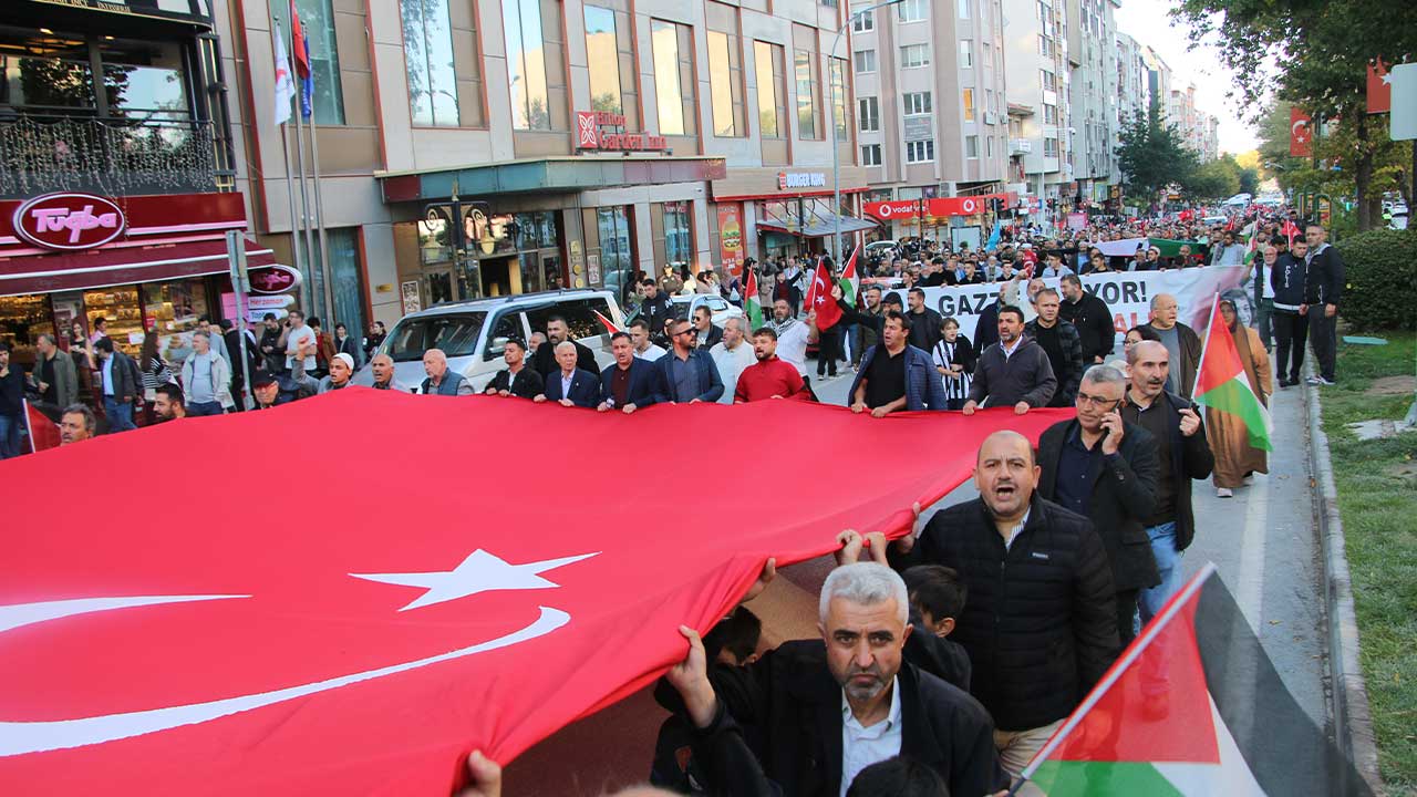 Kütahya’da Yüzlerce Vatandaş, Gazze Için Yürüdü3