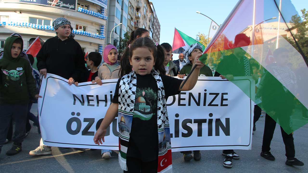 Kütahya’da Yüzlerce Vatandaş, Gazze Için Yürüdü5