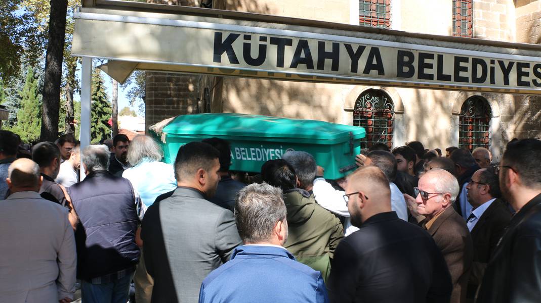 Kütahyalı Ünlü Sanatçı Mustafa Salün’ün Acı Günü (4)