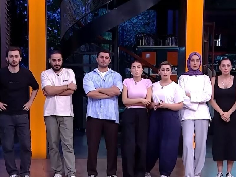 Masterchef’e Gizlice Telefon Sokan Yarışmacı Kim1