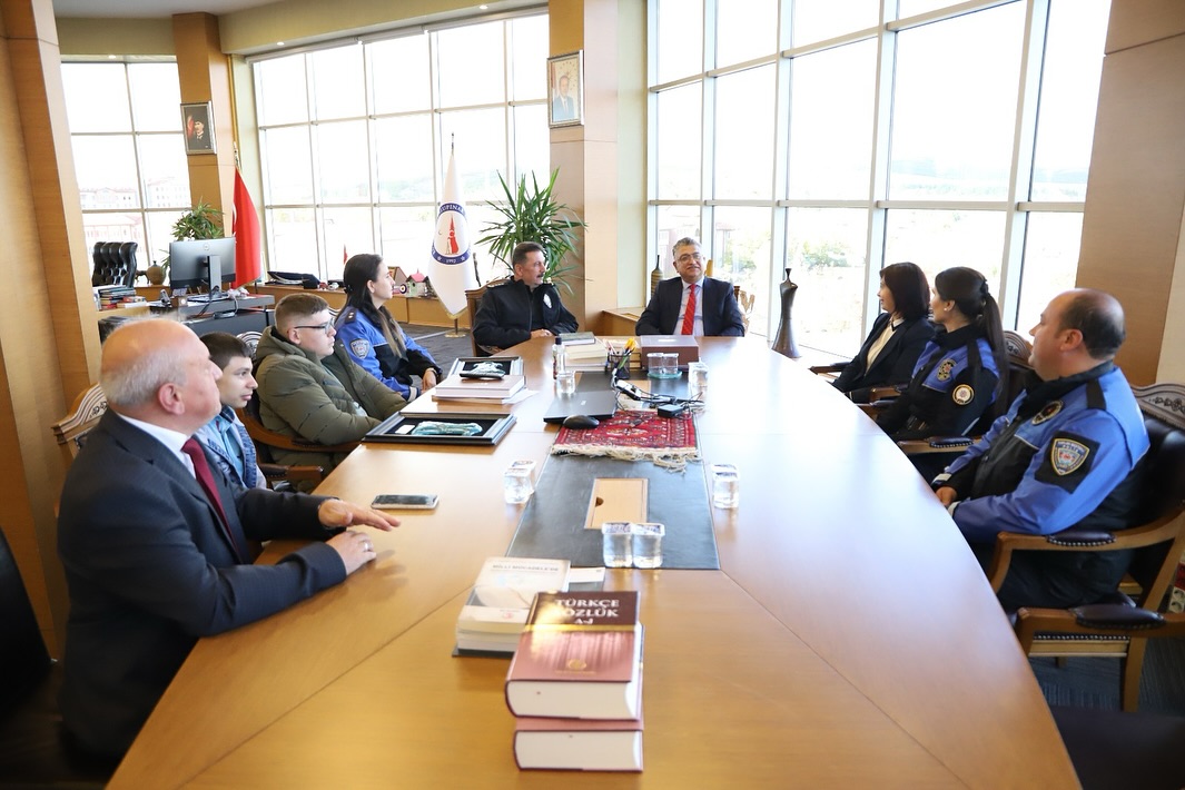 Özel Kalplerden Kütahya Dumlupınar Üniversitesi’ne Anlamlı Hediye2