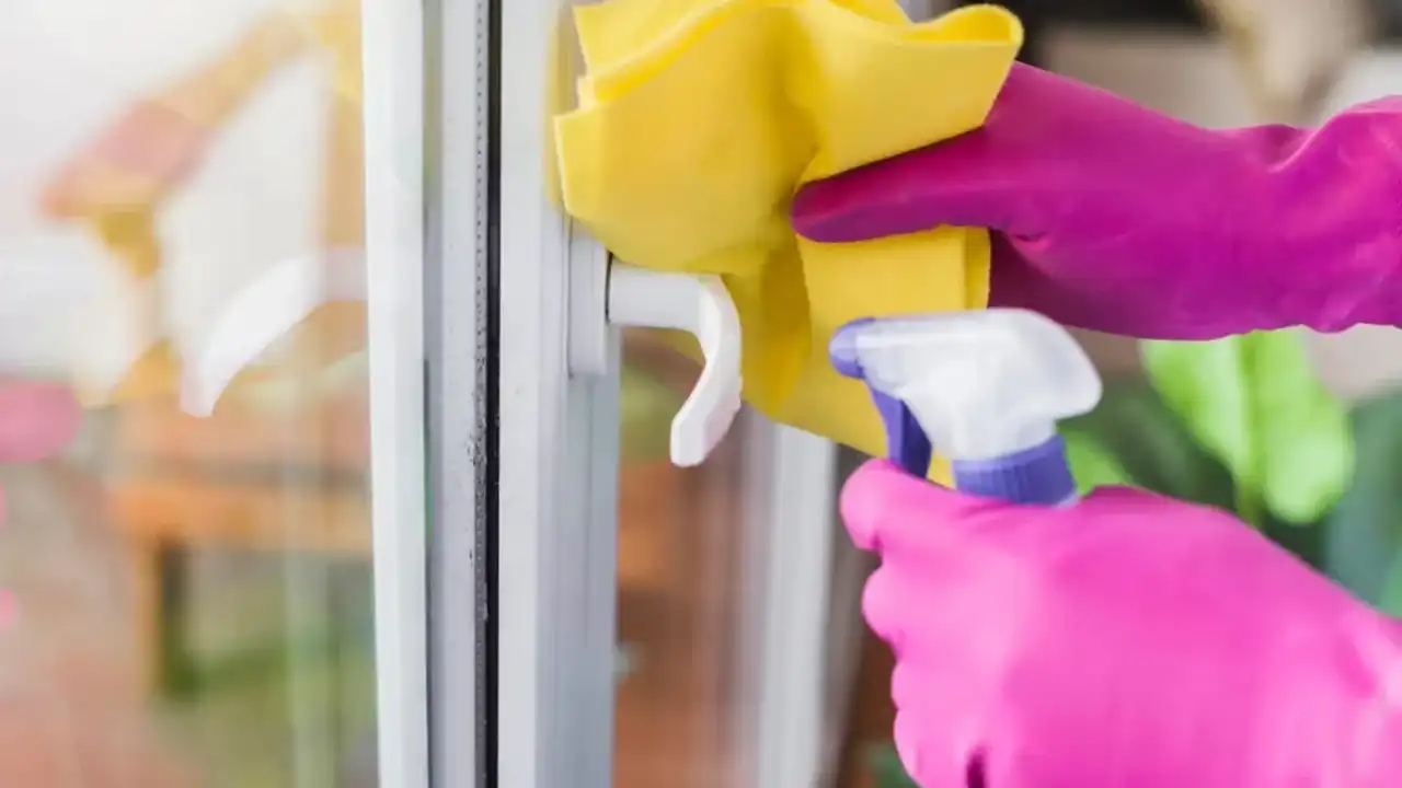 Pencere Çerçevelerini Doğal Yöntemle Yeniden Beyazlatın