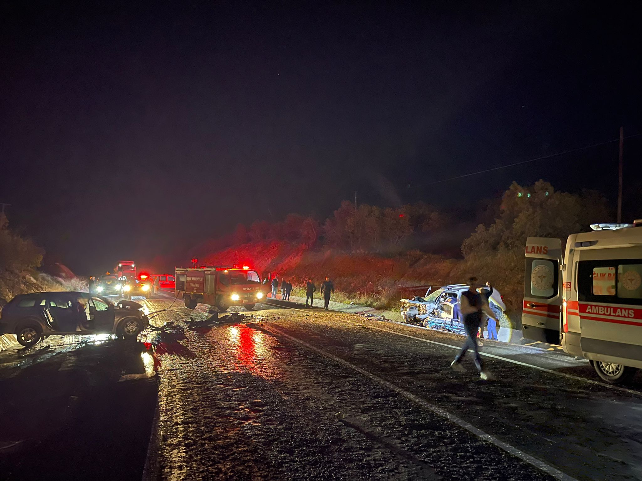 Uşak’ta Cip Ile Otomobil Çarpıştı, 2 Kişi Hayatını Kaybetti (3)