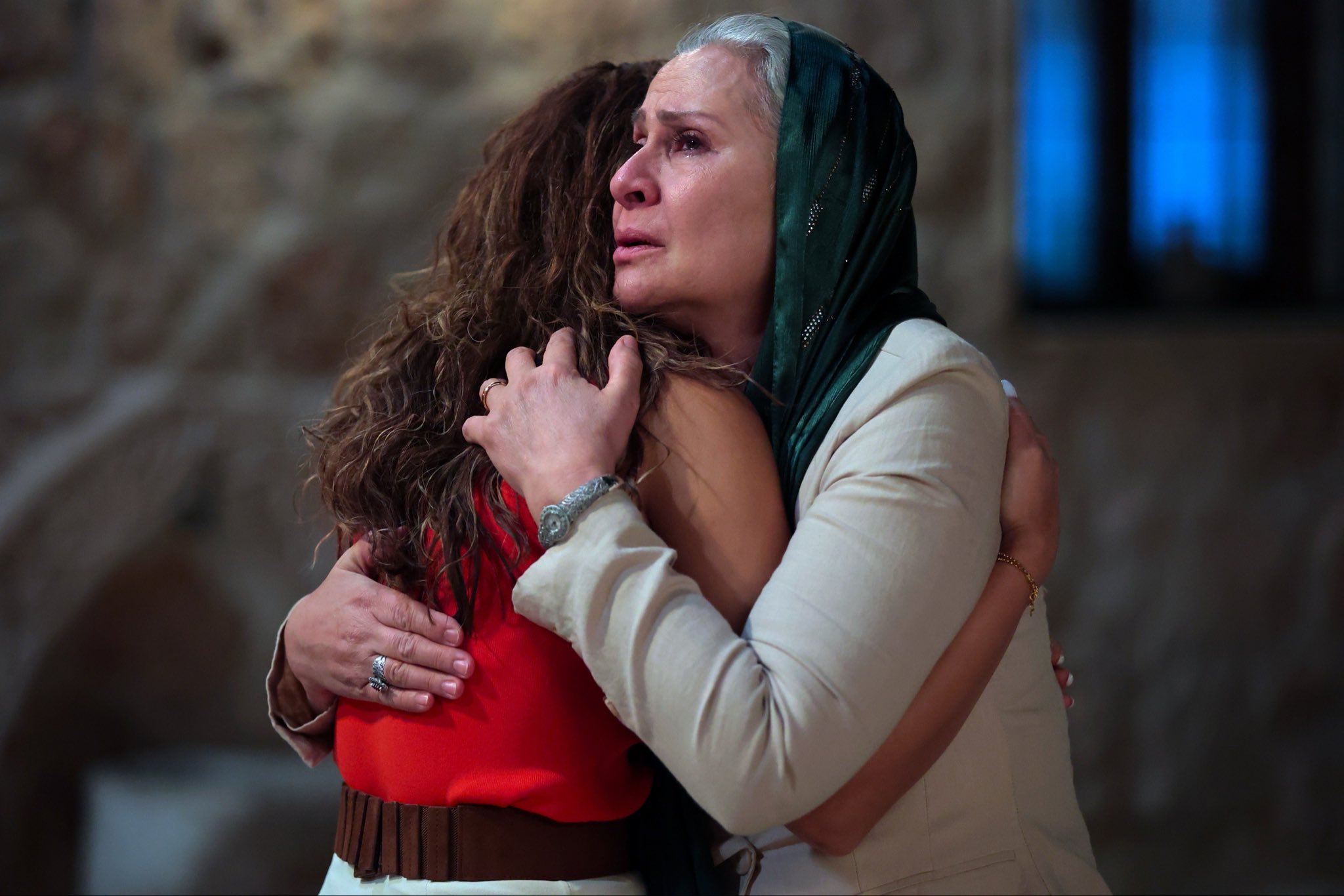 Uzak Şehir 35. Bölüm Cihan Ve Alya Arasındaki Fırtına Dinmiyor (1)