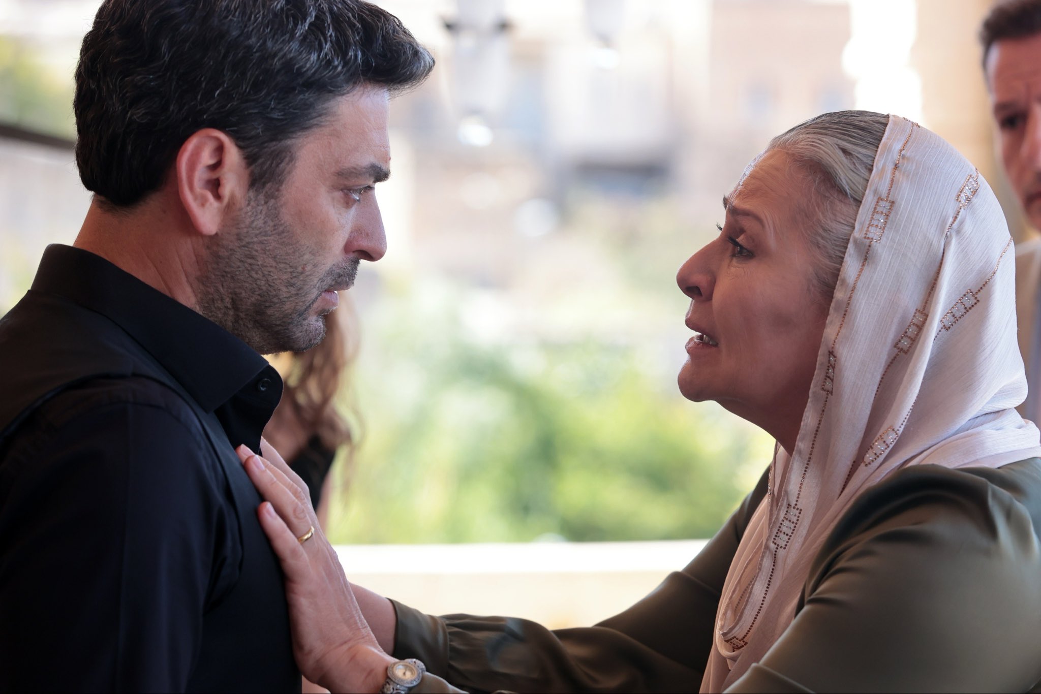 Uzak Şehir 35. Bölüm Cihan Ve Alya Arasındaki Fırtına Dinmiyor (7)