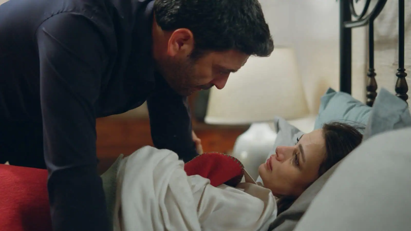 Uzak Şehir’den Üçüncü Tanıtım Alya Ve Cihan Arasındaki Romantik Diyalog Damga Vurdu (1)