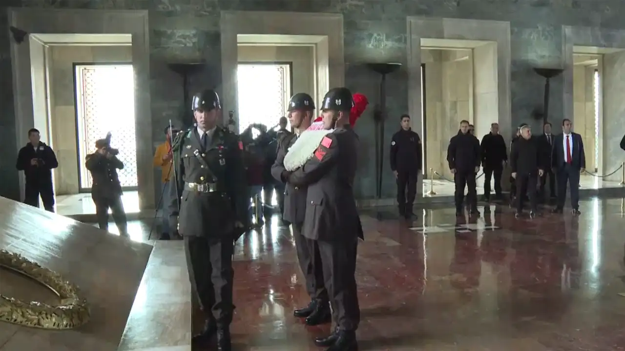 Vali Şahin Ankara'nın 102. Yılında Anıtkabir’i Ziyaret Etti 4