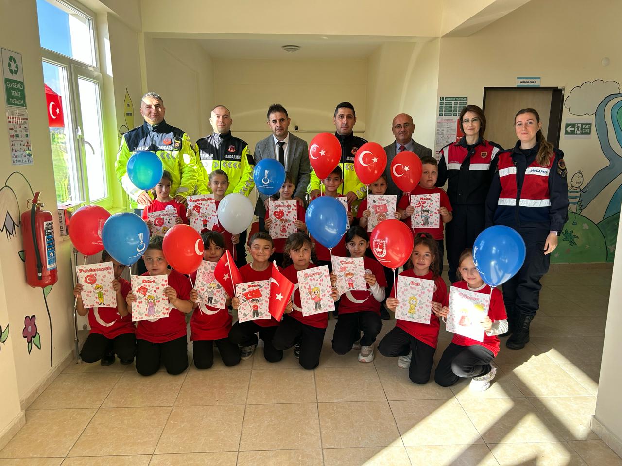 Kütahya’da öğrencilerle Cumhuriyet’in 102. yılı kutlandı-2