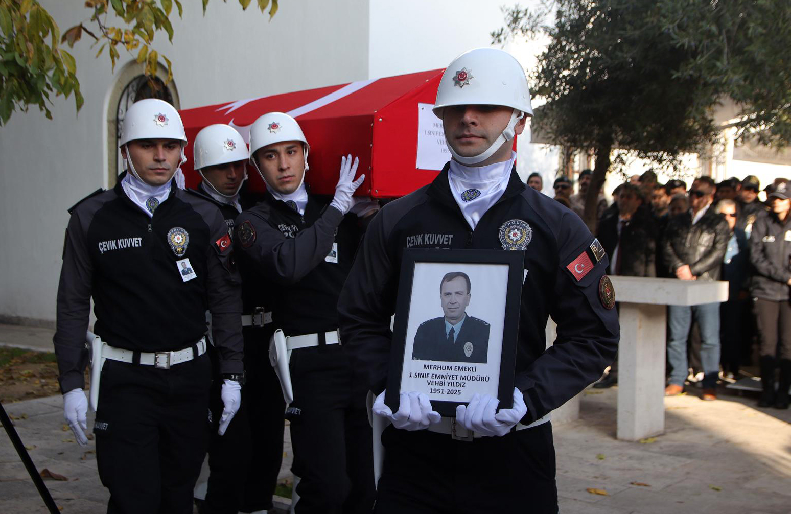 Emekli emniyet müdürü Vehbi Yıldız Muğla'da hayatını kaybetti-3