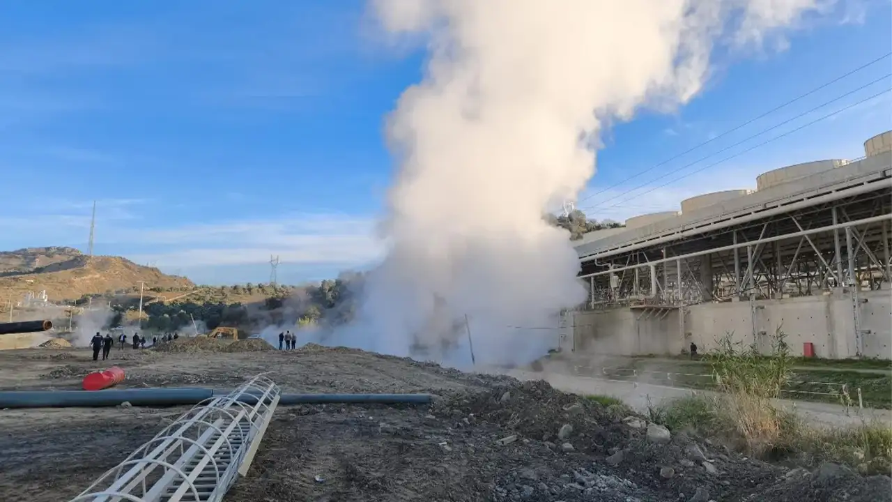 Aydın’da Jeotermal Sıcak Su Borusu Patladı 1