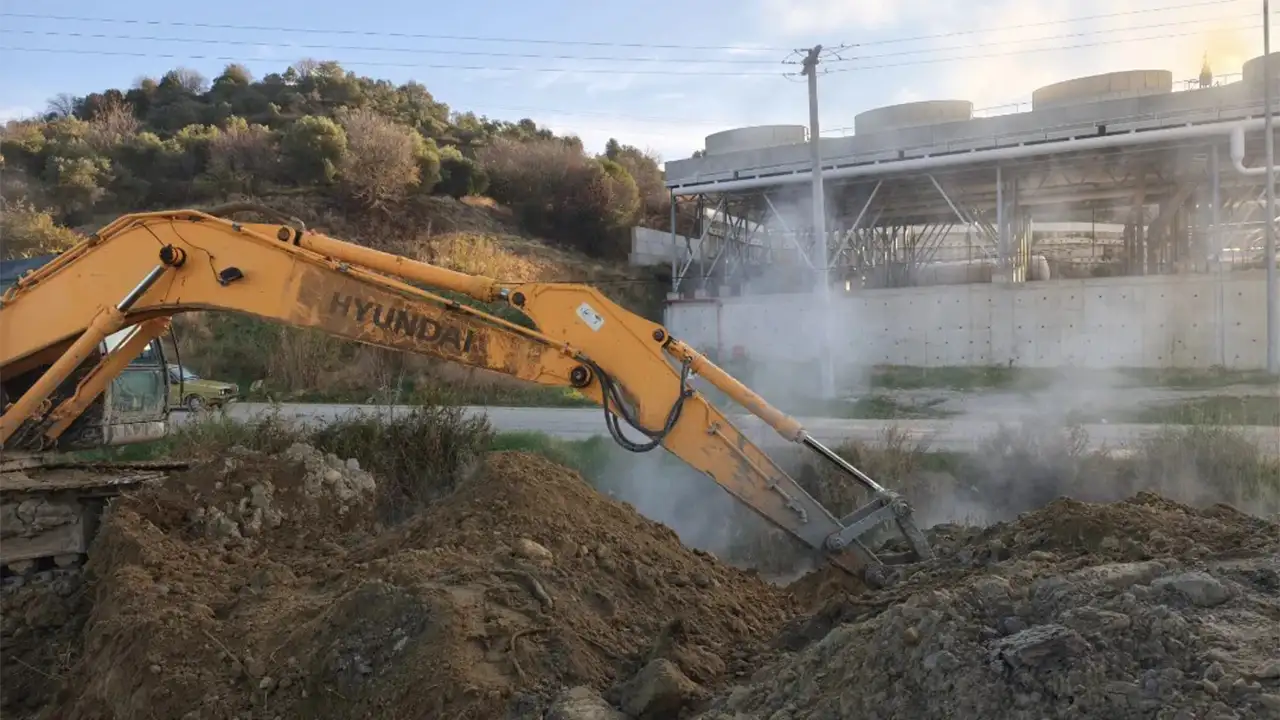 Aydın’da Jeotermal Sıcak Su Borusu Patladı 2