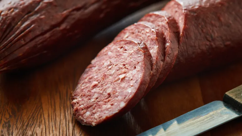 Bakanlık Duyurdu “Dana Sucuk” Diye Eşek Eti Satmışlar 2