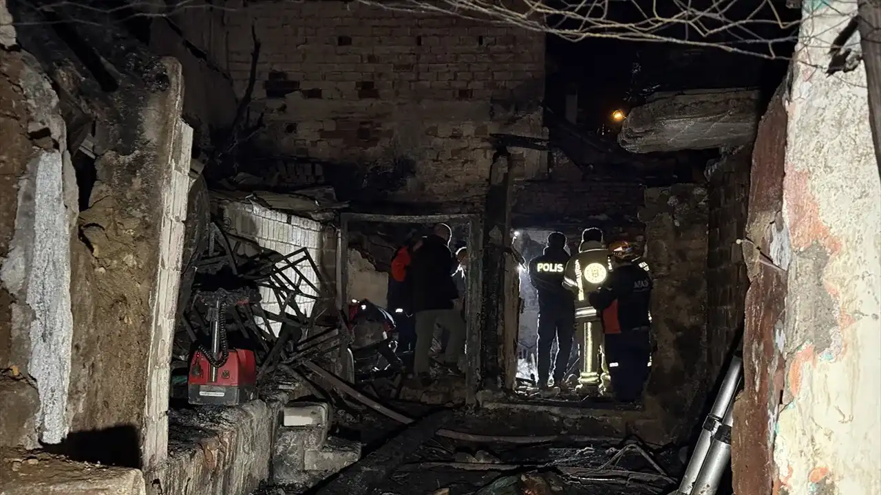 Bursa’da Çıkan Yangında 1 Kişinin Cansız Bedeni Bulundu 2