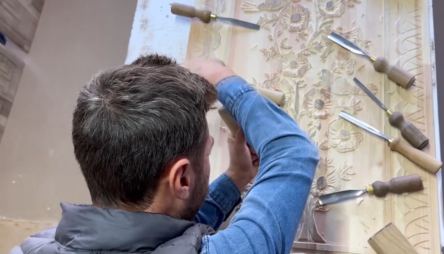 Bursa’da El Emeğiyle Ahşaba Hayat Verdi, Siparişe Yetişemiyor