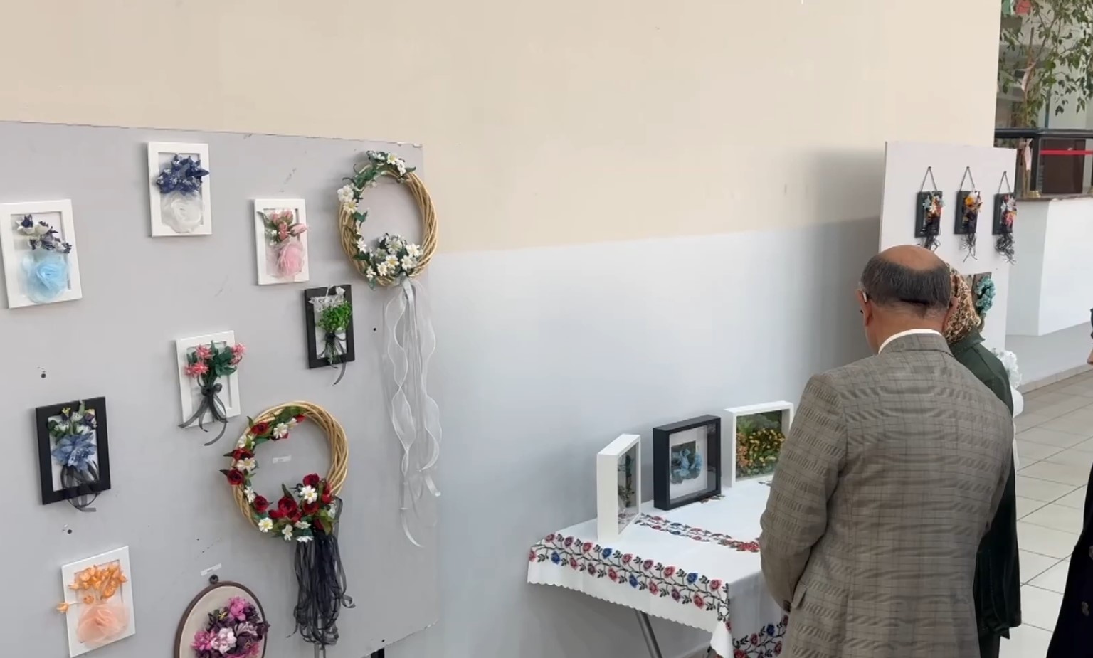 Bursalı Sanatçı Gelirini Yeşilay’a Bağışlıyor 1