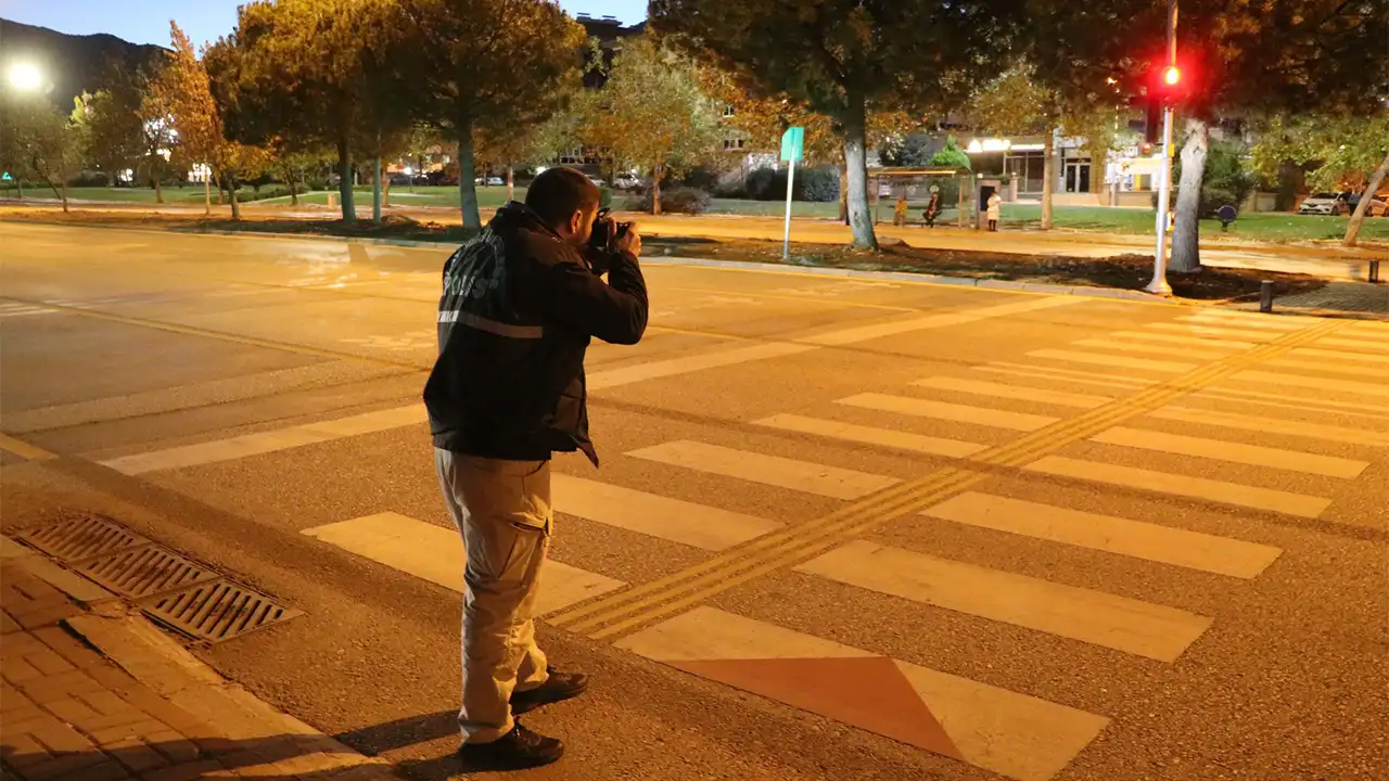 Denizli’de Otomobilin Çarptığı Genç Kadın Yaşamını Yitirdi 1