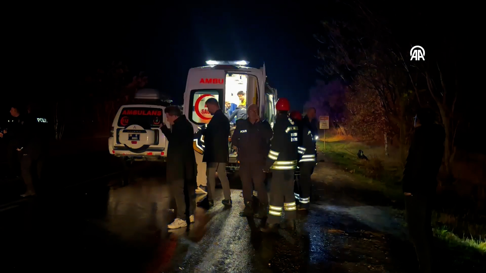 Eskişehir De Iki Otomobil Kafa Kafaya Çarpıştı (1)