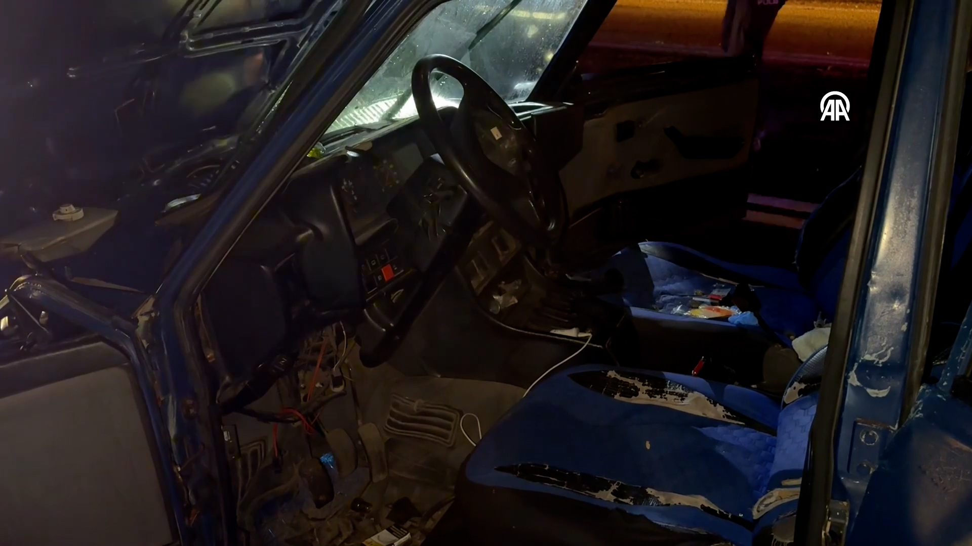 Eskişehir De Iki Otomobil Kafa Kafaya Çarpıştı (7)