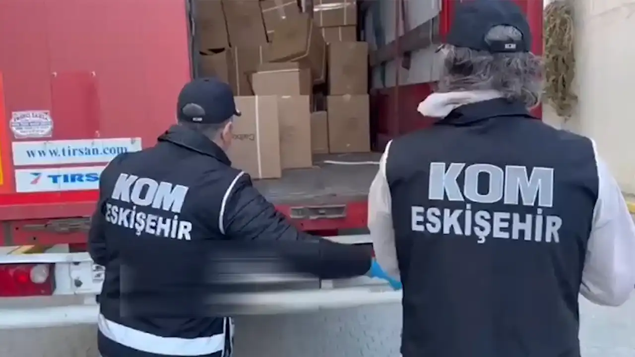 Eskişehir’de Tırda 6,9 Milyon Makaron Ele Geçirildi4