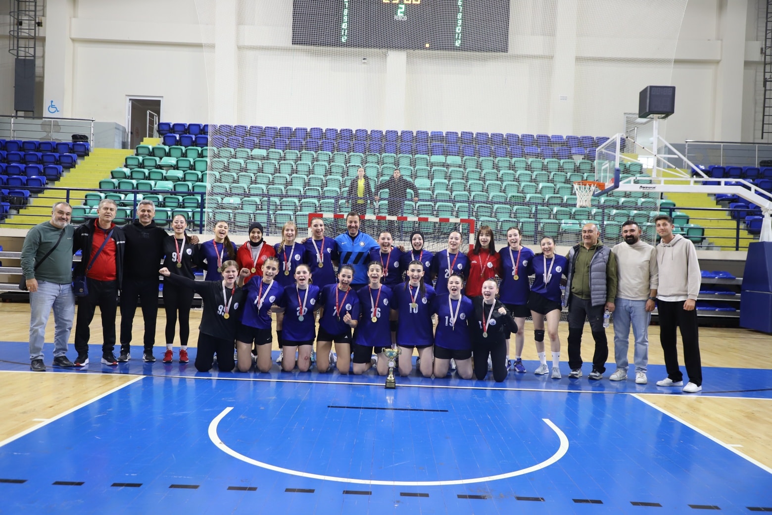 Genç Kızlar Hentbol Müsabakaları Kütahya'da Tamamlandı4