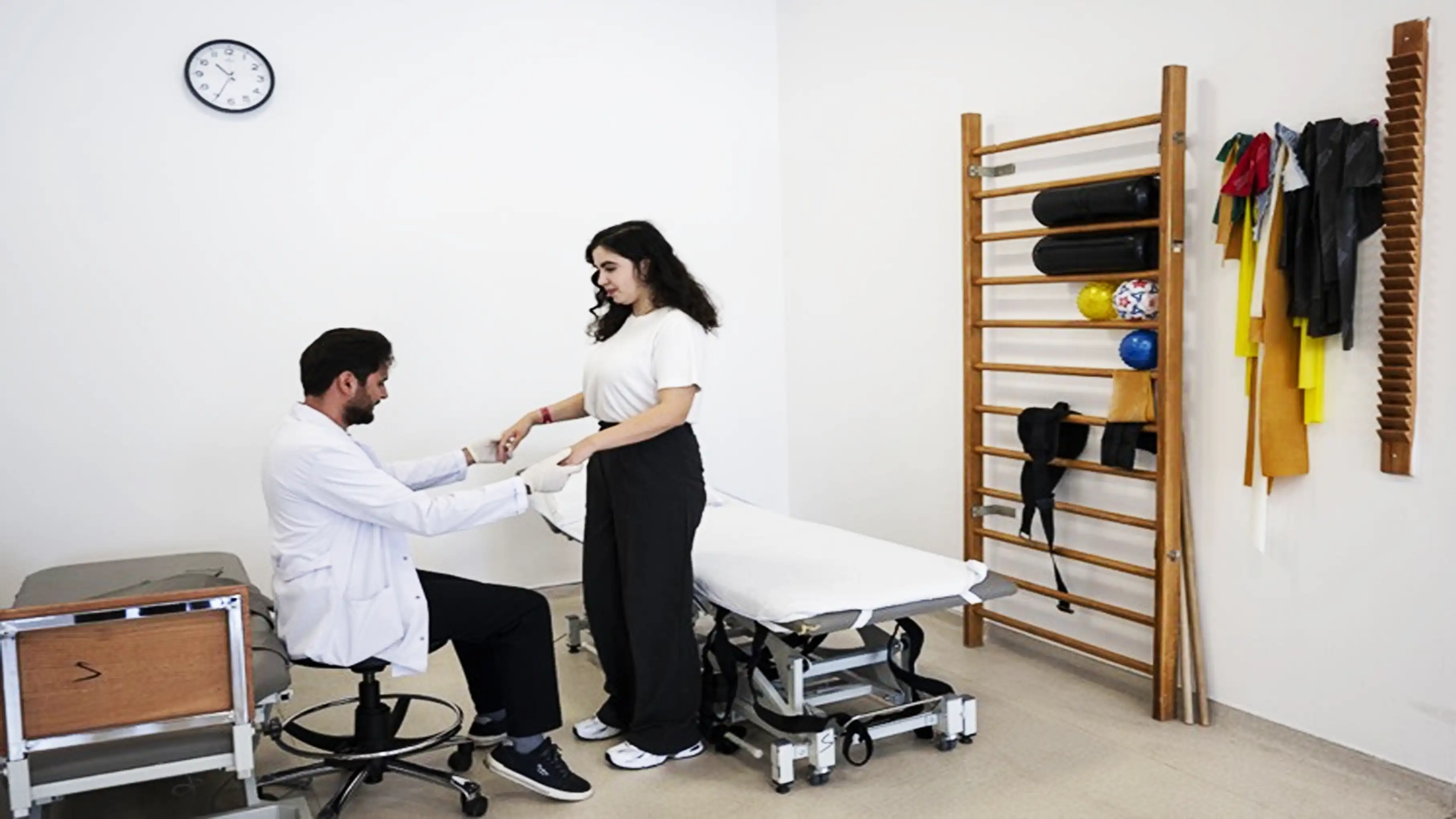 İnme Geçiren Genç Mühendis Tedaviyle Yeniden Yürüdü 2