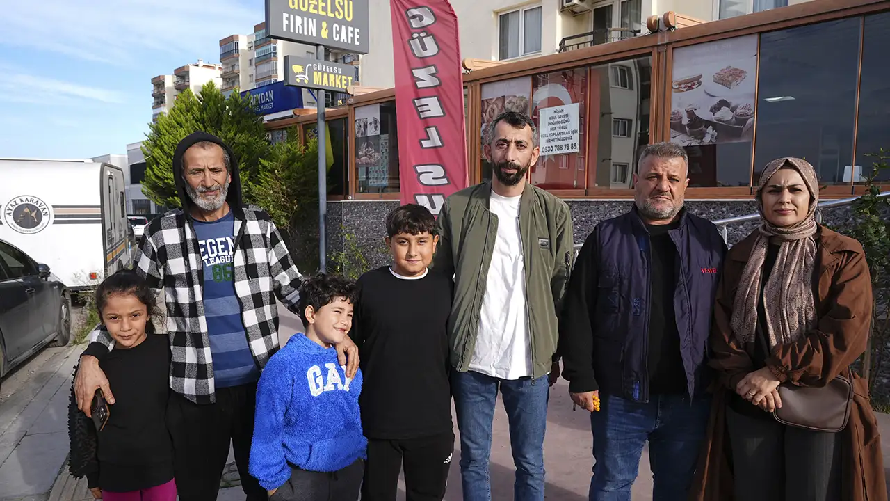 İzmir Buca'da Belediye Şantiyesinde Çöp Birikimine Tepki 3
