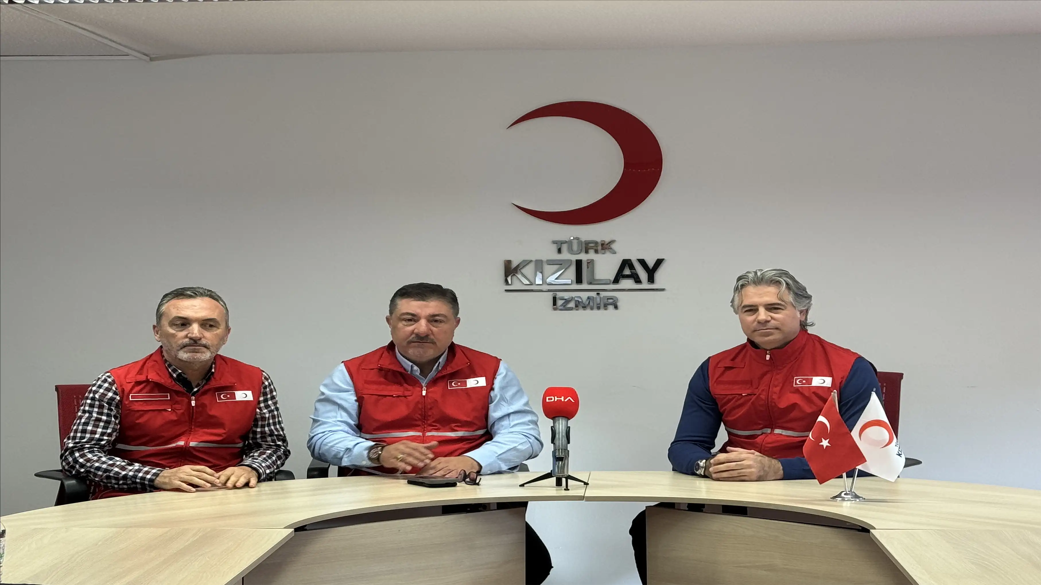 İzmir'de Yol Verme Tartışması Silahlı Kavgaya Dönüştü 3