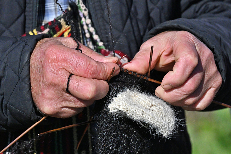 Keçi Kılından 64 Yıldır Çorap Örüyor 1