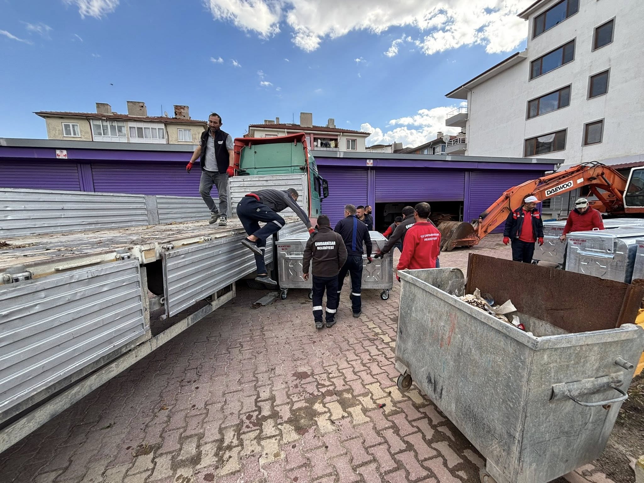 Kütahya Belediyesi Bakanlıktan Hibe Çöp Konteyneri Desteği1