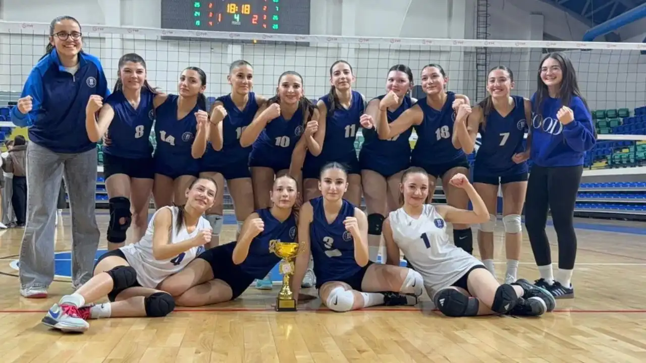 Kütahya Belediyespor Genç Kız Voleybol Şampiyonu Oldu 1