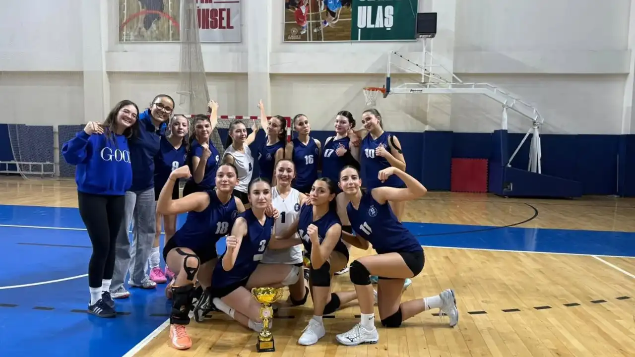 Kütahya Belediyespor Genç Kız Voleybol Şampiyonu Oldu 2