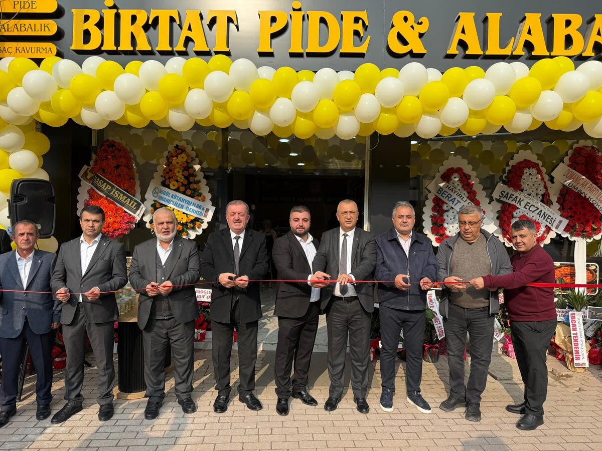 Kütahya Domaniç Belediye Başkanı Uysal’dan İsmail Akgüneş’in Açılışına Destek1