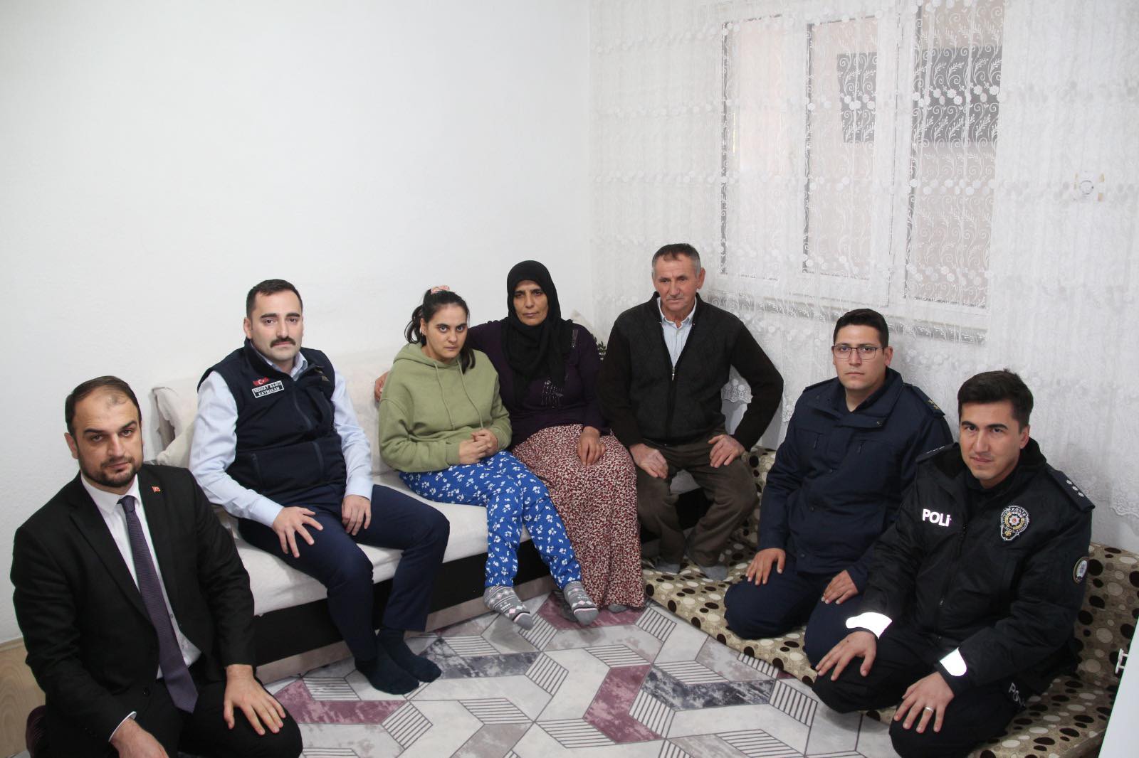 Kütahya Domaniç Kaymakamından Engelli Ve Yaşlılara Ziyaret2