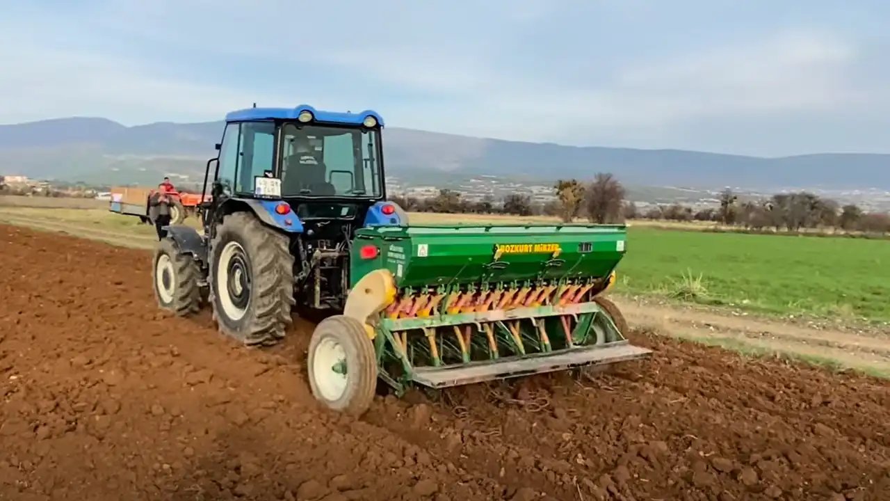 Kütahya Domaniç’te Bayraktar Buğdayı Deneme Ekimi