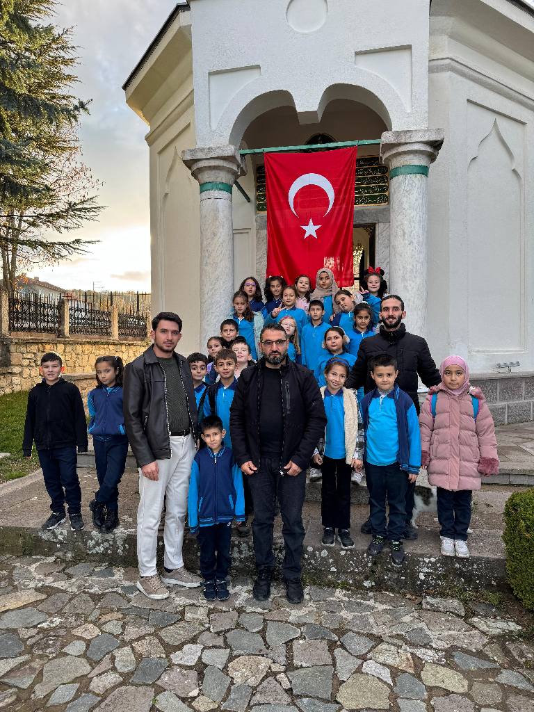 Kütahya Domaniç’te Öğrenciler Hayme Ana’yı Ziyaret Etti3