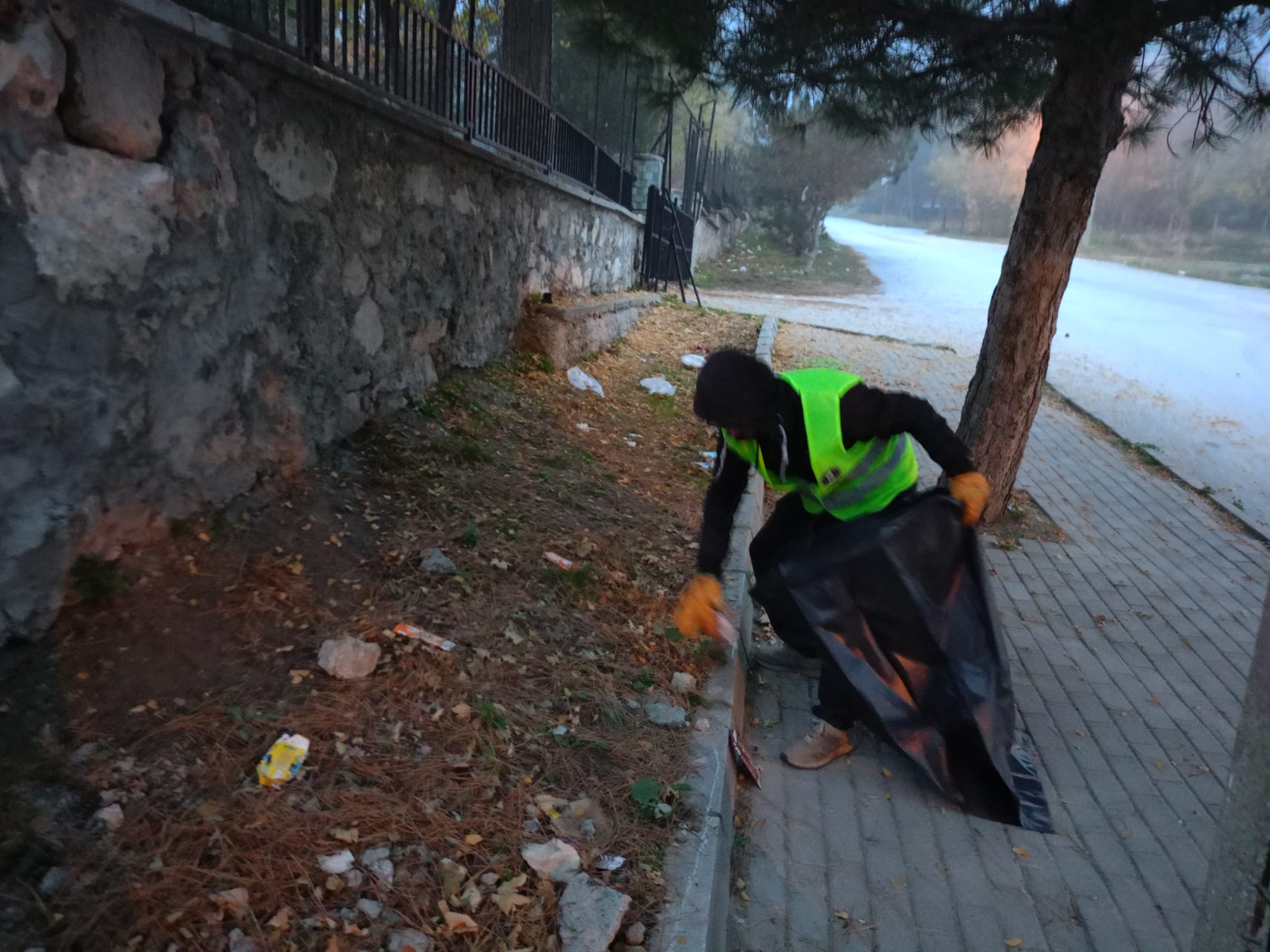 Kütahya Evliyâ Çelebi Mahallesi’nde Çevre Temizliği (5)