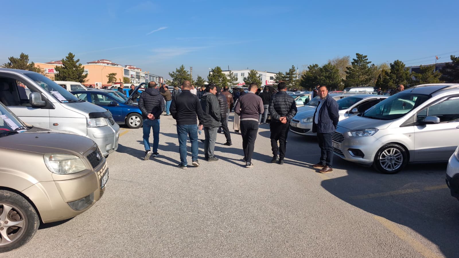 Kütahya Ikinci El Araba Pazarındaki Durgunluk Sürüyor (3)