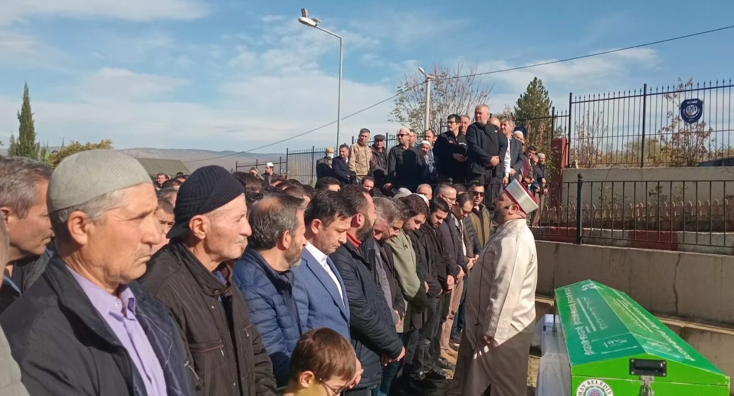 Kütahya Müftüsü Açık, Okul Müdürünün Cenazesine Katıldı1