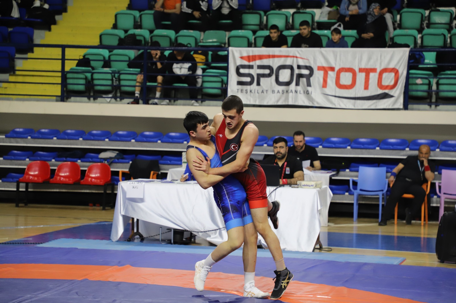 Kütahya Sporda 71 Sıra Yükseldi, Ilk Beşe Girdi (4)