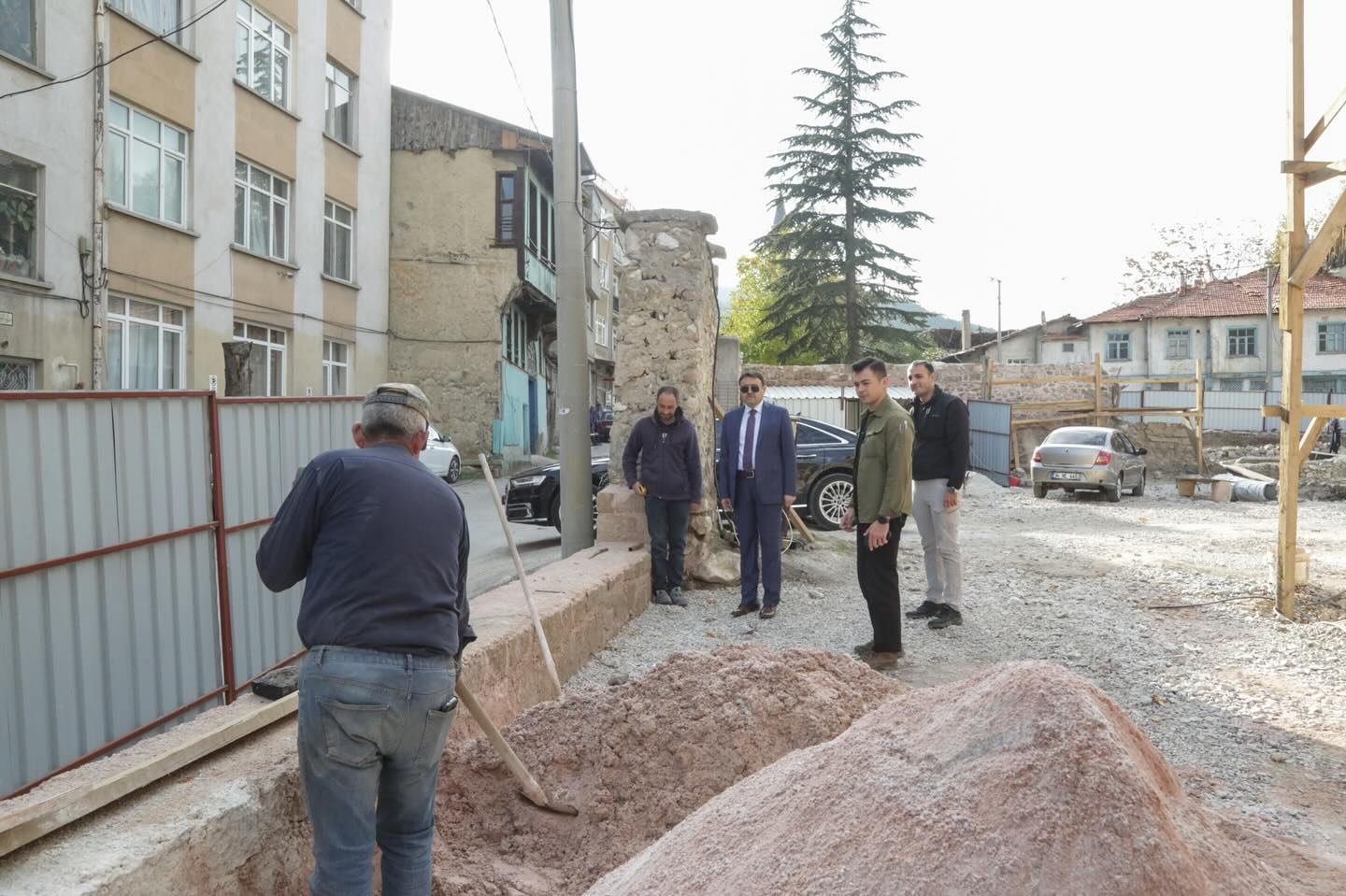 Kütahya Valisi İmaret Külliyesi Çalışmalarını Inceledi4,