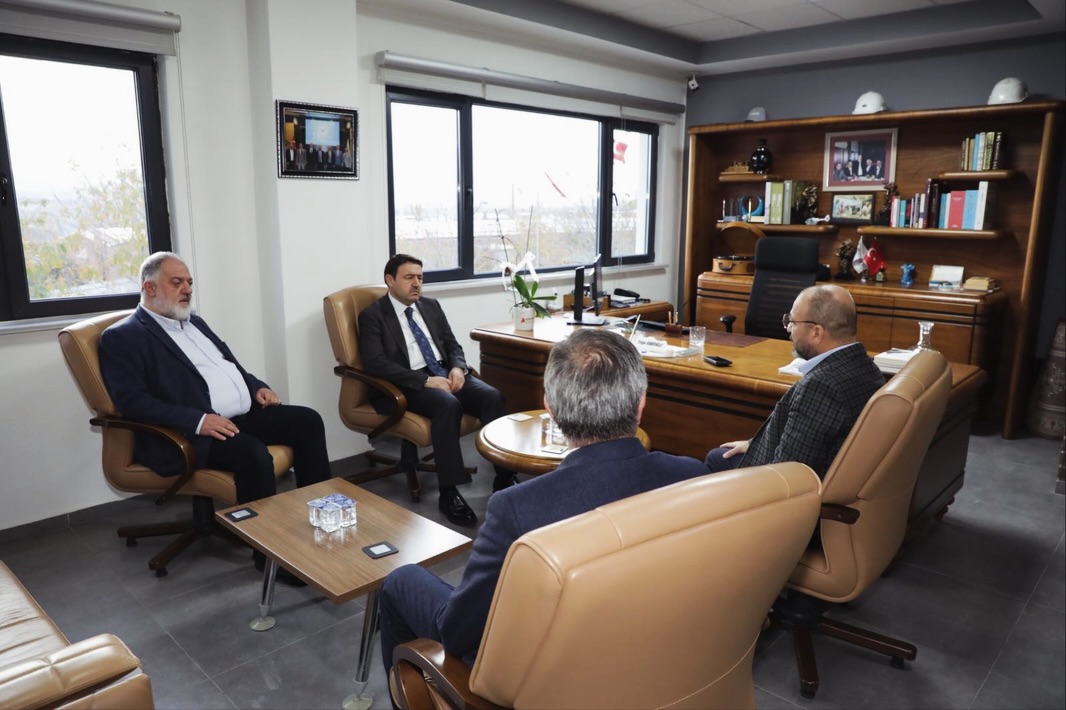 Kütahya Valisinden Eskioğlu Ailesine Taziye Ziyareti1