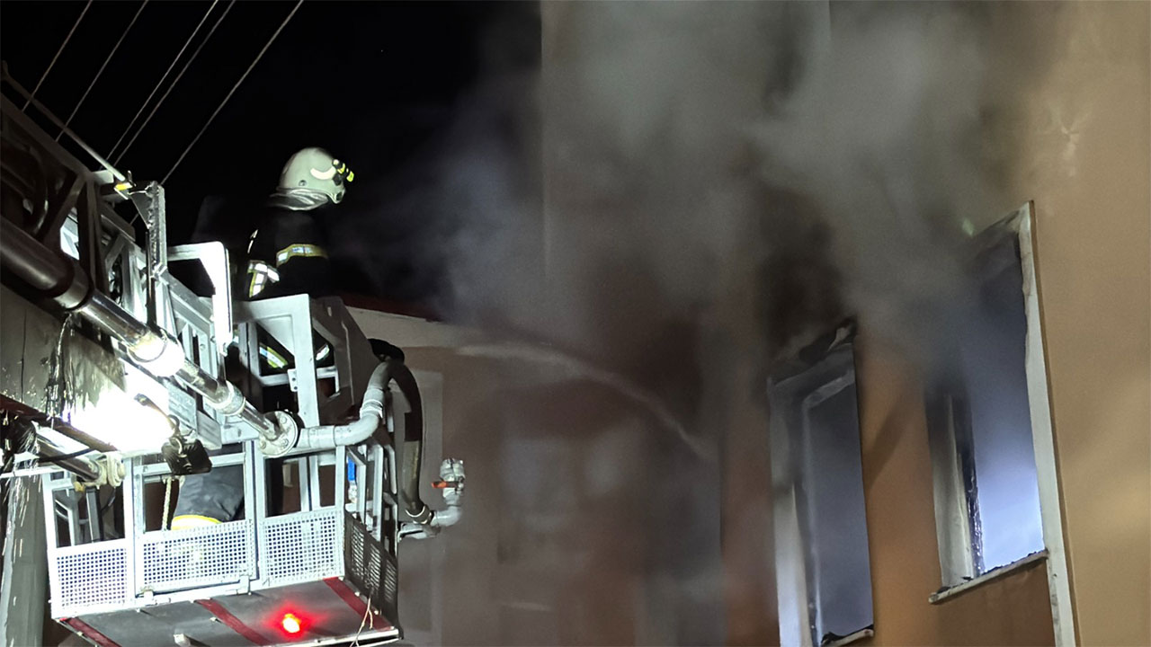 Kütahya'da Aparmandaki Yangında Can Pazarı Yaşandı4