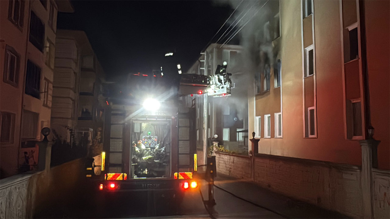 Kütahya'da Aparmandaki Yangında Can Pazarı Yaşandı6