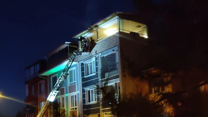 Kütahya’da Bir Apartmanın Teras Katında Yangın